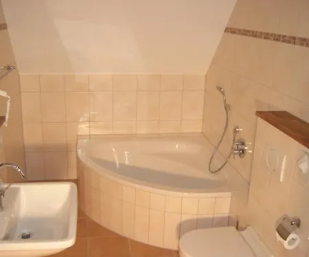 Graf Bernhard 1344 Hotel 3*