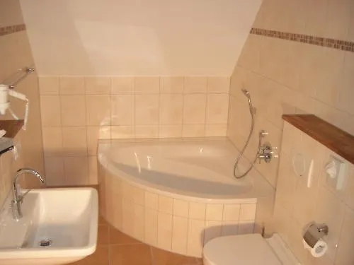 Graf Bernhard 1344 Otel 3*